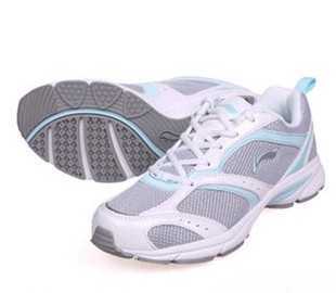 經(jīng)典運動鞋履，李寧ARHE016-2跑步鞋批發(fā)指南