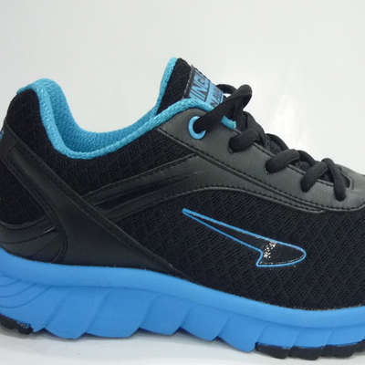 名樂(lè)M-20310網(wǎng)跑鞋 戶(hù)外運(yùn)動(dòng)與服裝批發(fā)的市場(chǎng)新機(jī)遇